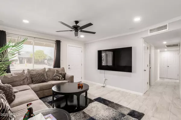 Tempe, AZ 85288,433 E TAYLOR Street