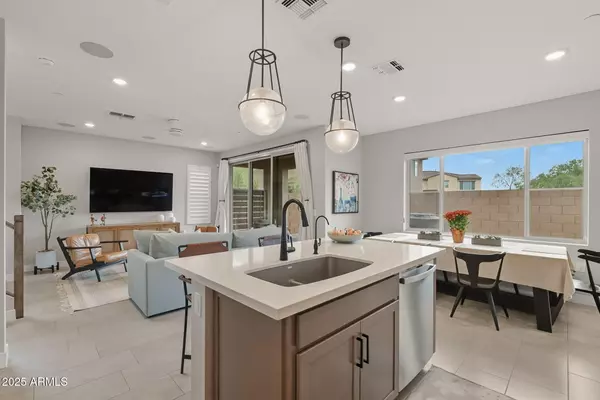 Gilbert, AZ 85297,737 E ROJO Way #103