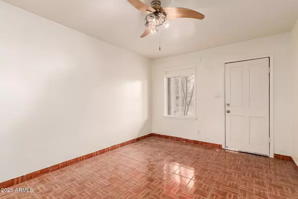 Phoenix, AZ 85009,1642 N 38TH Avenue