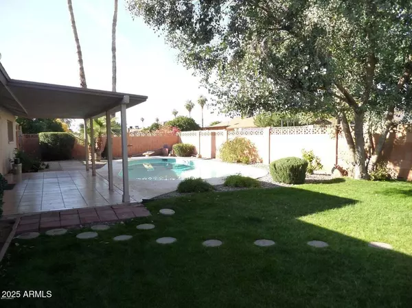 3414 W GELDING Drive, Phoenix, AZ 85053