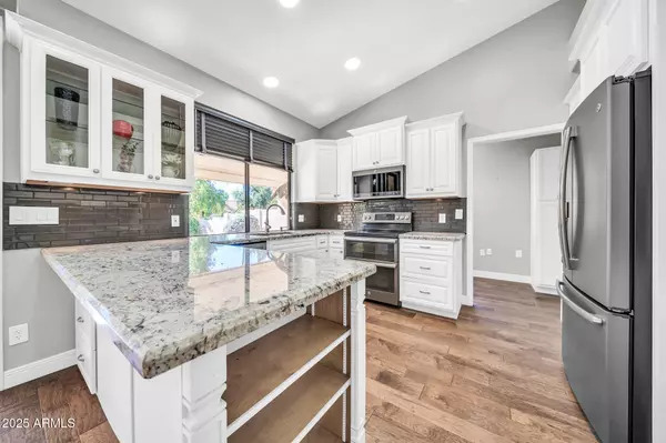 9551 W Sierra Pinta Drive, Peoria, AZ 85382