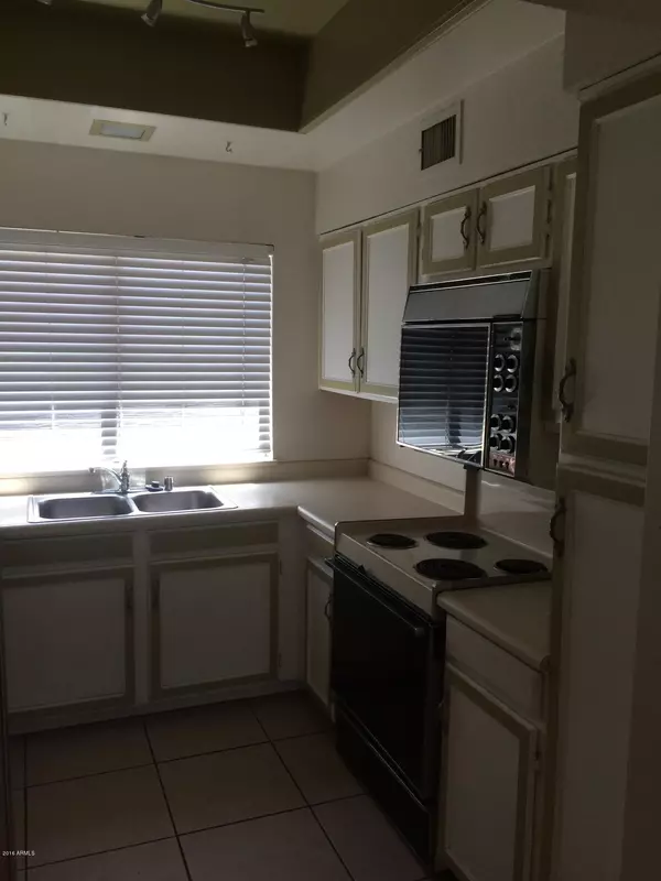 Tempe, AZ 85288,304 E BLUEBELL Lane