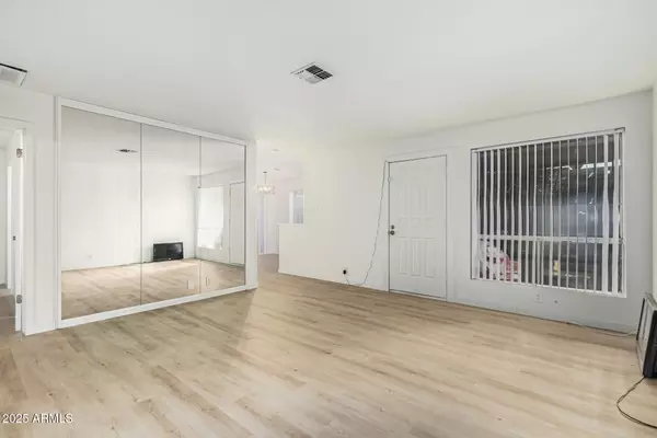 Phoenix, AZ 85037,9019 W ELM Street #5