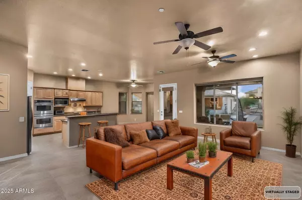 15576 W DALE Lane, Surprise, AZ 85387