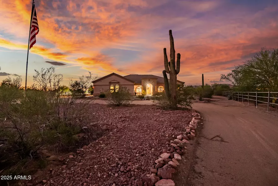 15576 W DALE Lane, Surprise, AZ 85387