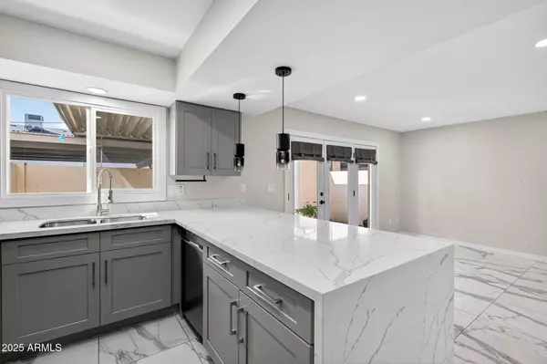 Phoenix, AZ 85008,1339 N 44TH Street