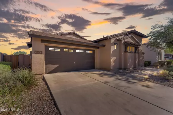 18141 W MOUNTAIN SAGE Drive, Goodyear, AZ 85338