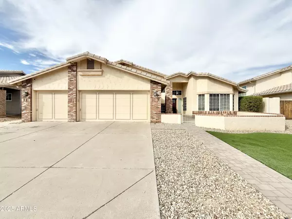 2718 E BIGHORN Avenue, Phoenix, AZ 85048