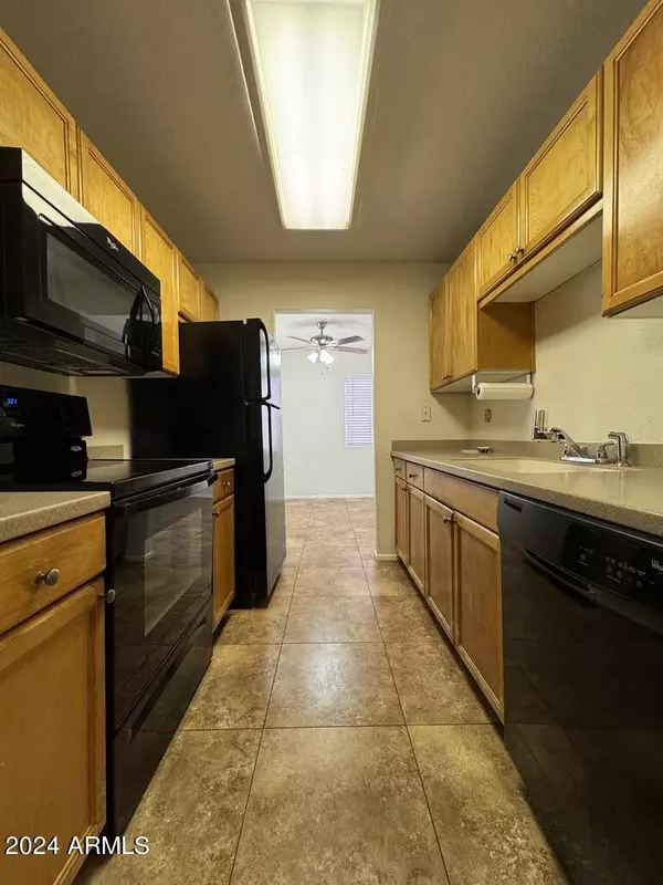 Phoenix, AZ 85020,7550 N 12TH Street #121