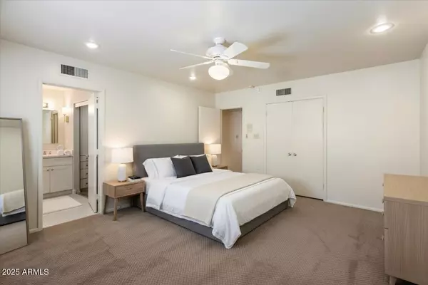 Paradise Valley, AZ 85253,5019 E ROVEY Avenue