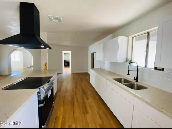 Glendale, AZ 85302,9053 N 53RD Avenue