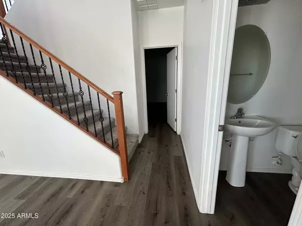 Phoenix, AZ 85043,3724 S 54TH Glen