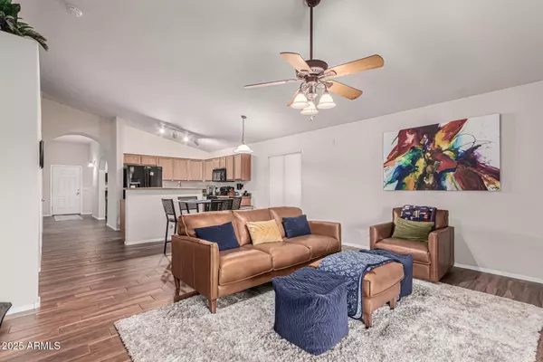 Phoenix, AZ 85041,2826 W LA SALLE Street