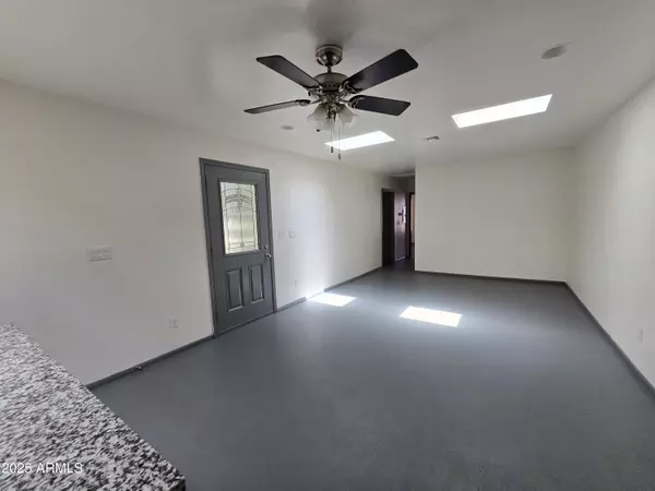 Phoenix, AZ 85008,2302 N 36TH Street #8