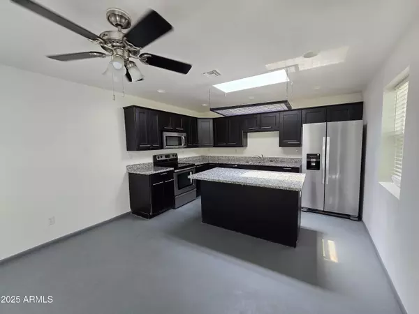 Phoenix, AZ 85008,2302 N 36TH Street #8