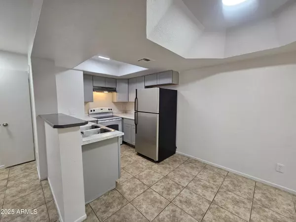 Tempe, AZ 85281,1370 S PRICE Road #115