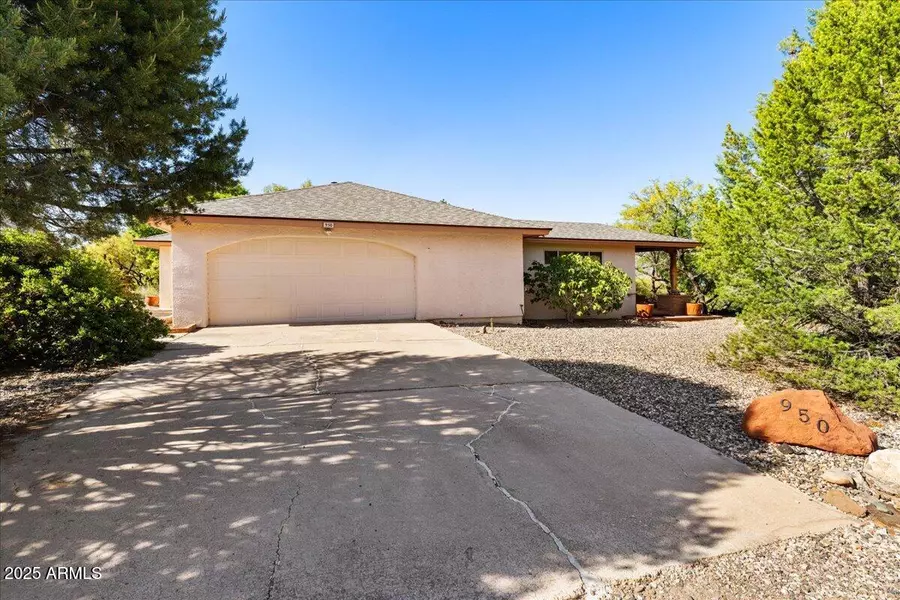 950 ROBERTS Road, Clarkdale, AZ 86324
