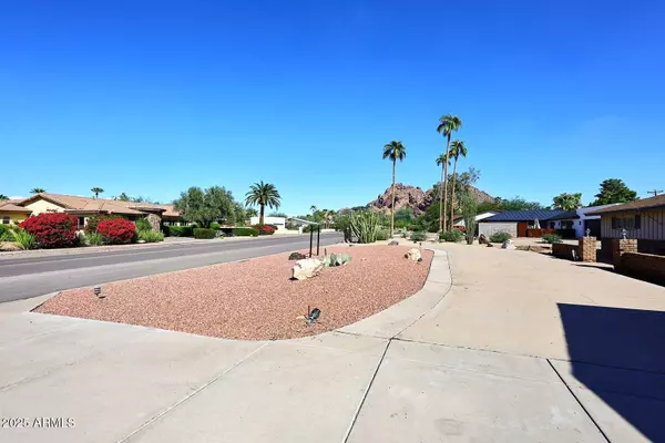 Phoenix, AZ 85018,4211 E STANFORD Drive