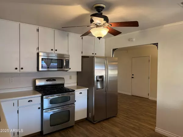 Scottsdale, AZ 85251,8134 E MITCHELL Drive