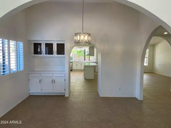 Phoenix, AZ 85022,839 E Meadow Lane
