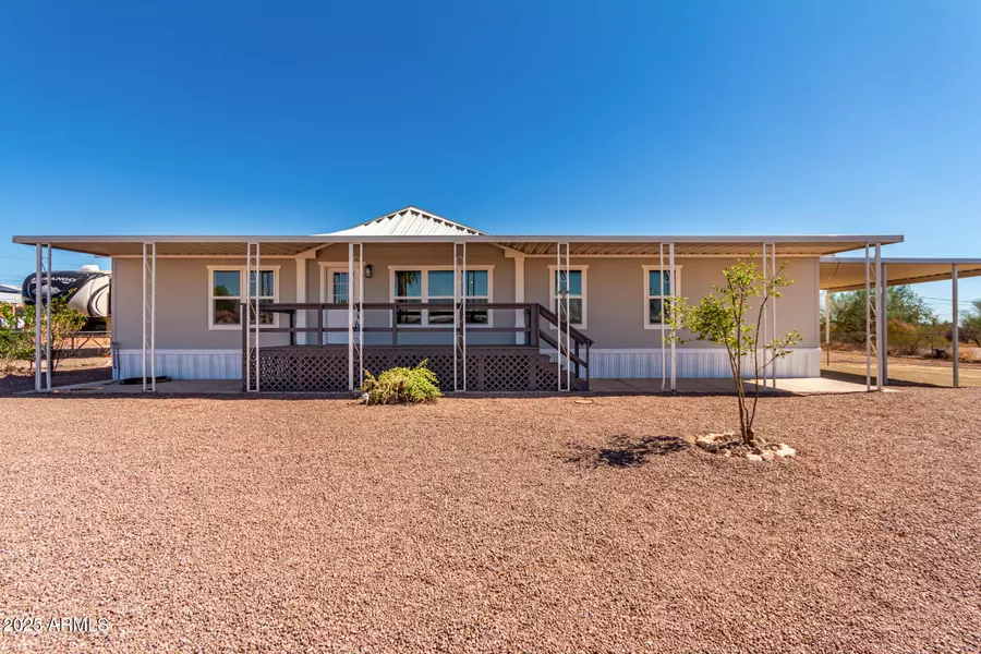 81 S TOMAHAWK Road, Apache Junction, AZ 85119