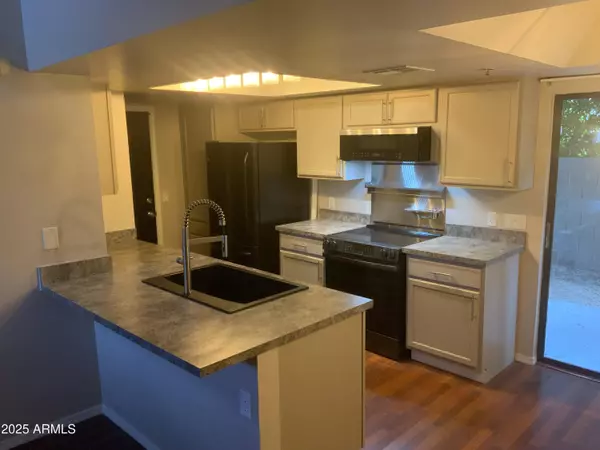 Phoenix, AZ 85018,4316 E AVALON Drive #8