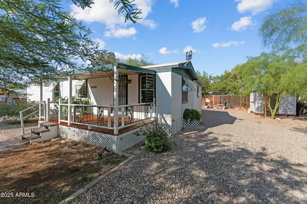 26600 S Grandview Drive, Congress, AZ 85332