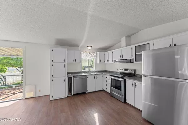 Congress, AZ 85332,26600 S Grandview Drive