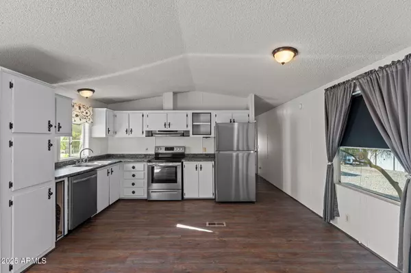 Congress, AZ 85332,26600 S Grandview Drive