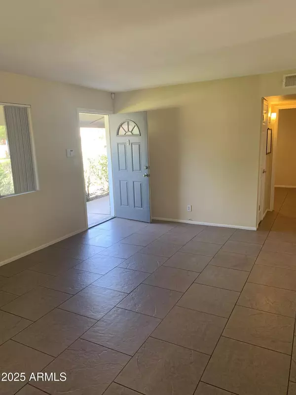 Tempe, AZ 85282,2525 S COLLEGE Avenue #3