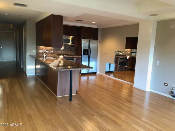 Scottsdale, AZ 85251,7137 E RANCHO VISTA Drive #6008