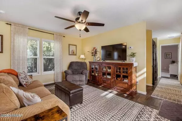 Vernon, AZ 85940,3 N3122 --