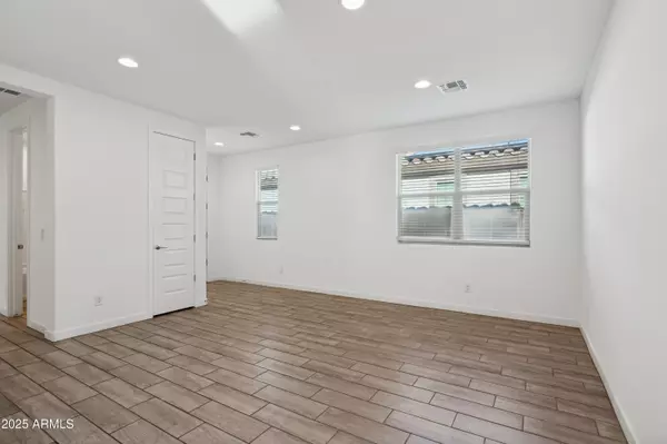 Phoenix, AZ 85041,2527 W Hidalgo Avenue