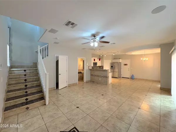 Phoenix, AZ 85022,2048 E HEARTWOOD Lane