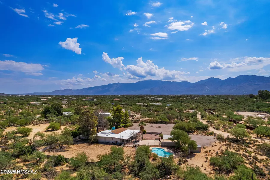 2350 W SUNKIST Road, Tucson, AZ 85755