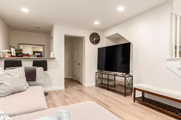Phoenix, AZ 85016,2444 E MONTECITO Avenue