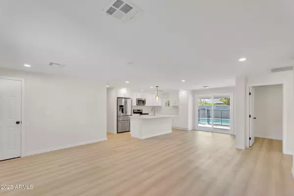 Phoenix, AZ 85032,3545 E FRIESS Drive