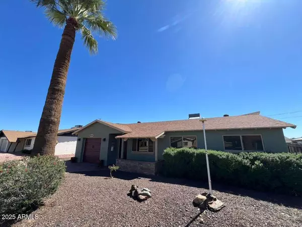 3215 W SHARON Avenue, Phoenix, AZ 85029