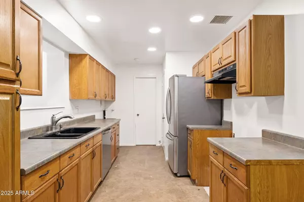 Phoenix, AZ 85029,3215 W SHARON Avenue