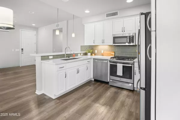 Phoenix, AZ 85054,17850 N 68TH Street #2153