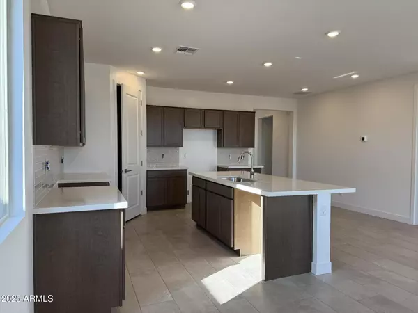 San Tan Valley, AZ 85143,2933 E Mecklenburg Way