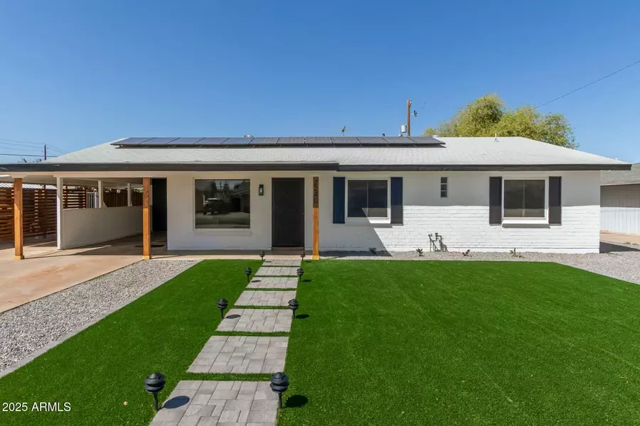 2240 W CHEERY LYNN Road, Phoenix, AZ 85015