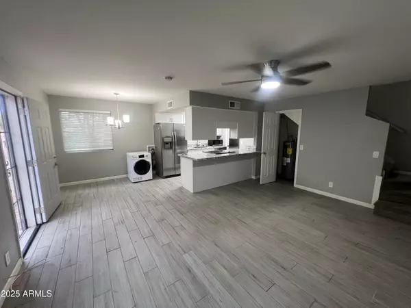 4703 E PORTLAND Street, Phoenix, AZ 85008