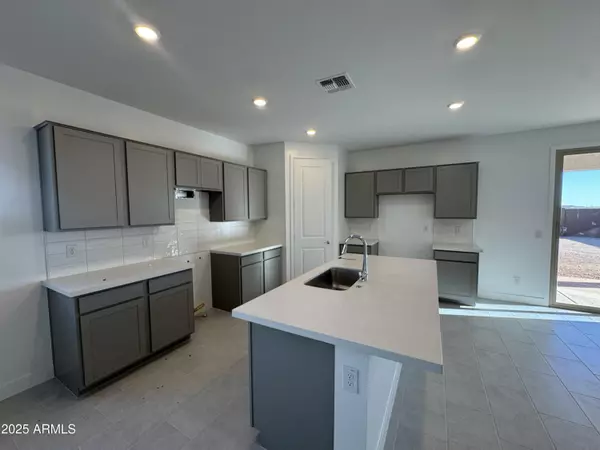 San Tan Valley, AZ 85143,2913 E Mecklenburg Way