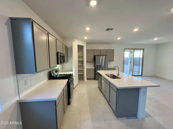 San Tan Valley, AZ 85143,2913 E Mecklenburg Way