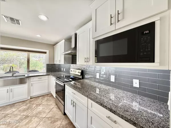 Phoenix, AZ 85029,535 W SWEETWATER Avenue