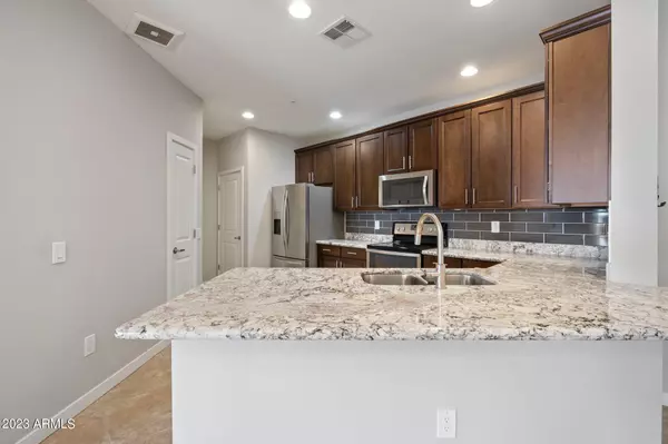 Chandler, AZ 85248,2511 W QUEEN CREEK Road #238