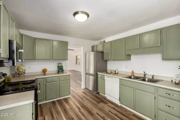 Phoenix, AZ 85019,3913 W KRALL Street