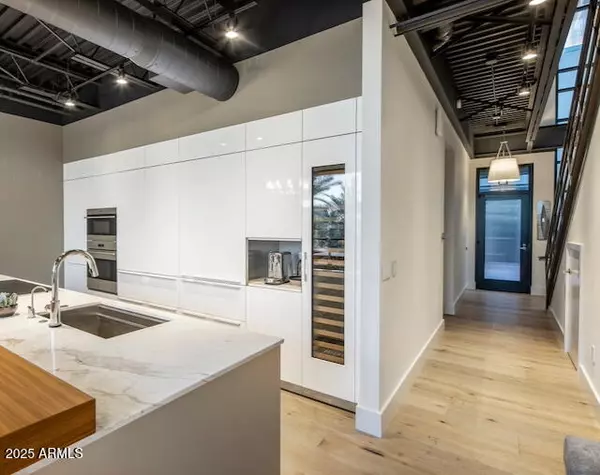 Scottsdale, AZ 85254,15215 N KIERLAND Boulevard #303