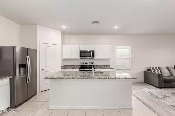 2979 E HOUSTON Drive, San Tan Valley, AZ 85143